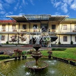 Area Ramai! Komersial Dijual di Cisarua untuk Bisnis Luas Bangunan 2488m2 Area Ramai! Komersial Dijual di Cisarua untuk Bisnis Luas Bangunan 2488m2
