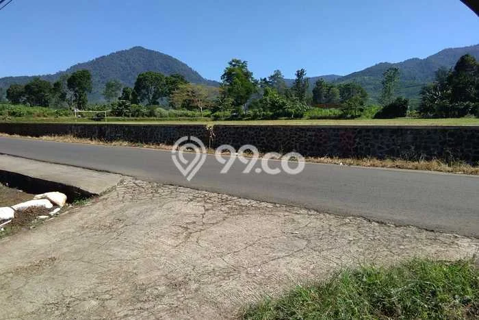 Jarang Ada! Tanah di Parakan Salak Punya Luas 14000m2 - Jarang Ada! Tanah di Parakan Salak Punya Luas 14000m2 -