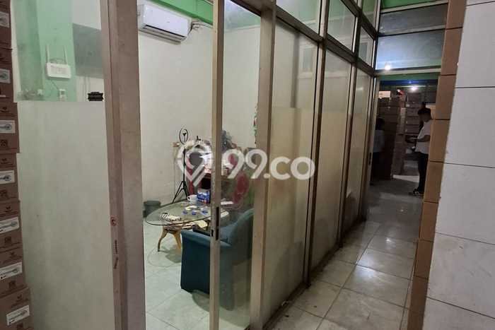 Ruko Dijual di Prime Area Jakarta Barat Luas 450m2 Ruko Dijual di Prime Area Jakarta Barat Luas 450m2