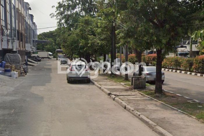 Ruko Dijual di Prime Area Jakarta Utara Luas 240m2 Ruko Dijual di Prime Area Jakarta Utara Luas 240m2