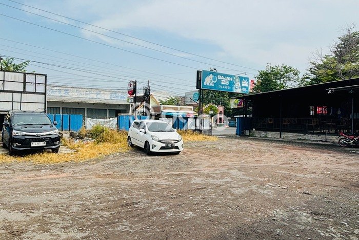 Komersial Bagus Dijual LB 300m2 Lokasi Strategis Semarang Area Cocok untuk Bisnis Komersial Bagus Dijual LB 300m2 Lokasi Strategis Semarang Area Cocok untuk Bisnis