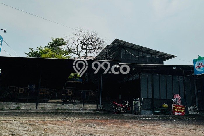 Komersial Bagus Dijual LB 300m2 Lokasi Strategis Semarang Area Cocok untuk Bisnis Komersial Bagus Dijual LB 300m2 Lokasi Strategis Semarang Area Cocok untuk Bisnis