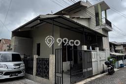 Hunian Cantik Minimalis Lb 220m2 di Tanah Mas, Semarang Hunian Cantik Minimalis Lb 220m2 di Tanah Mas, Semarang