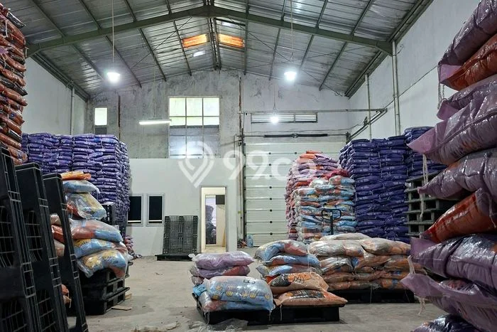 Lokasi Strategis! Dijual Gudang Bisnis di BSD, Tangerang Selatan Kondisi Baik Lokasi Strategis! Dijual Gudang Bisnis di BSD, Tangerang Selatan Kondisi Baik