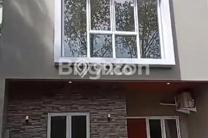 Rumah Luas Asri 3 KT Siap Pakai di Gading Serpong Tangerang Rumah Luas Asri 3 KT Siap Pakai di Gading Serpong Tangerang