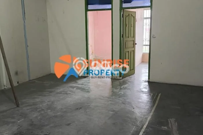 Ruko Disewa di Batam dengan LB 300m2 Area Komersial Ramai Ruko Disewa di Batam dengan LB 300m2 Area Komersial Ramai
