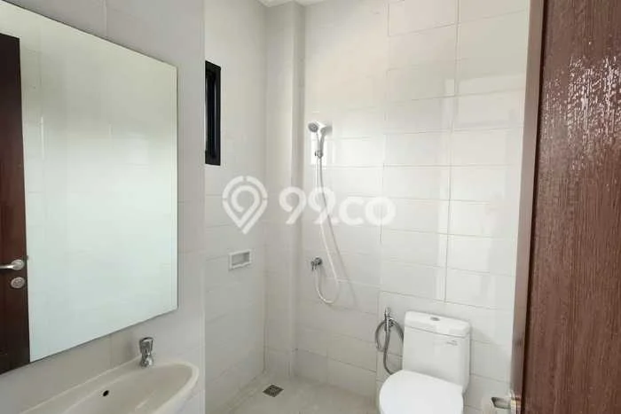 Disewakan Ruko Premium Kawasan Teluk Naga, Luas 200m², Jalan Strategis Disewakan Ruko Premium Kawasan Teluk Naga, Luas 200m², Jalan Strategis