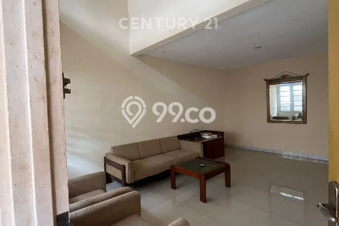 Disewakan! Rumah 3 Kamar Tidur &
2 Kamar Mandi di Kayu Putih, Jakarta Timur Disewakan! Rumah 3 Kamar Tidur &
2 Kamar Mandi di Kayu Putih, Jakarta Timur