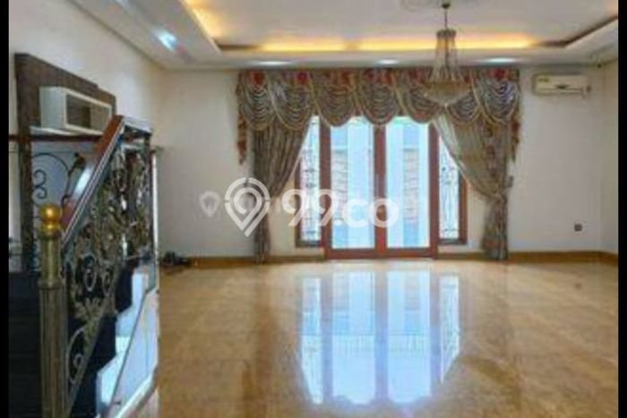 Rumah Disewakan Jakarta Selatan LT 250m2 LB 450m2 Area Tanjung Barat Rumah Disewakan Jakarta Selatan LT 250m2 LB 450m2 Area Tanjung Barat
