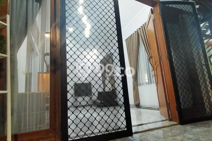 PREMIUM LIVING! Rumah kawasan Ciganjur, 3 KT, Area Berkembang, Luas 600m² LB 450m² PREMIUM LIVING! Rumah kawasan Ciganjur, 3 KT, Area Berkembang, Luas 600m² LB 450m²