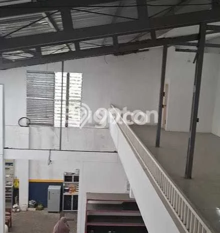 Disewakan Gudang di Kawasan Ramai Cemorokandang Luas 550m2 Disewakan Gudang di Kawasan Ramai Cemorokandang Luas 550m2