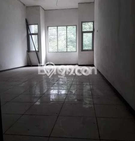 Area Ramai! Ruko Dijual di Sukun untuk Bisnis Luas Bangunan 132m2 Area Ramai! Ruko Dijual di Sukun untuk Bisnis Luas Bangunan 132m2