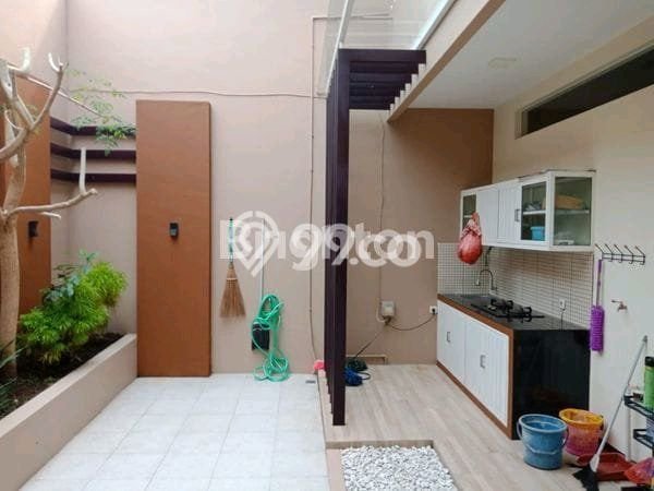 Rumah Sewa Malang LT 200m2 LB 250m2 Kawasan Araya Rumah Sewa Malang LT 200m2 LB 250m2 Kawasan Araya