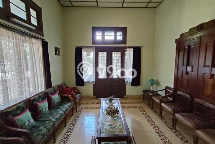 Lokasi strategis! Rumah siap pakai disewakan di Klojen LB 289m2 Lokasi strategis! Rumah siap pakai disewakan di Klojen LB 289m2