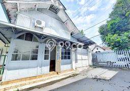 Lokasi strategis! Rumah siap pakai dikontrakkan di Klojen LB 380m2 Lokasi strategis! Rumah siap pakai dikontrakkan di Klojen LB 380m2