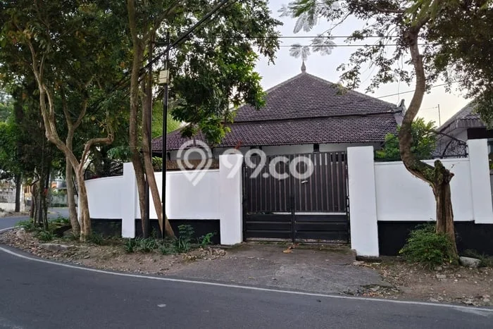 Rumah Bagus Siap Huni Di Klojen Luas 450m2 Lokasi Strategis Rumah Bagus Siap Huni Di Klojen Luas 450m2 Lokasi Strategis