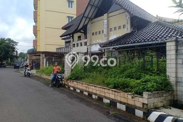 Rumah lokasi Banyumanik, Semarang, Luas 679m² Bangunan 325m² Rumah lokasi Banyumanik, Semarang, Luas 679m² Bangunan 325m²