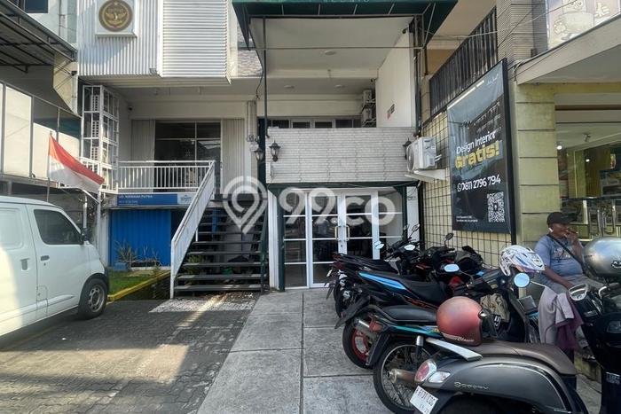 Ruko Dijual di Banyumanik LT 112m2, LB 300m2 untuk Investasi Ruko Dijual di Banyumanik LT 112m2, LB 300m2 untuk Investasi