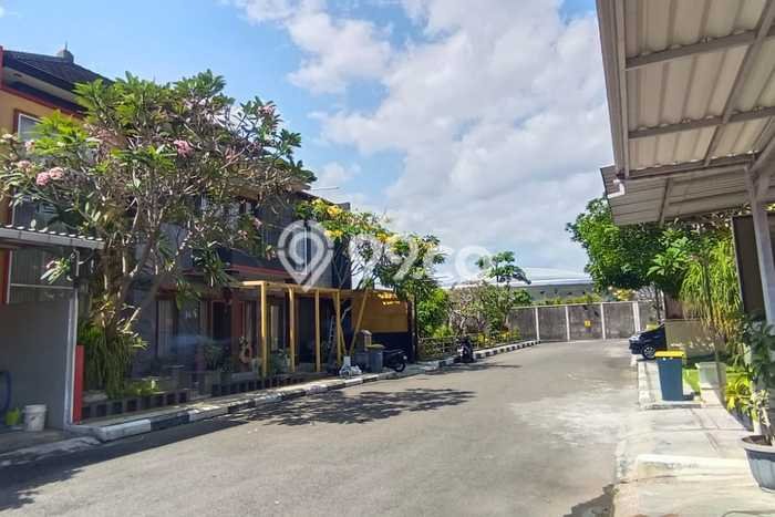 Rumah Mewah Siap Huni LT 226m2 di Kartasura, Sukoharjo Rumah Mewah Siap Huni LT 226m2 di Kartasura, Sukoharjo