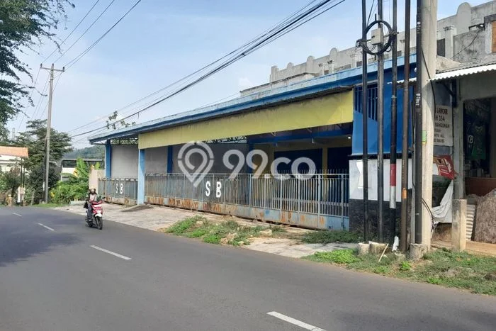 Gudang Dijual di Semarang LT 740m2 & LB 600m2 Lokasi Terbaik! Gudang Dijual di Semarang LT 740m2 & LB 600m2 Lokasi Terbaik!