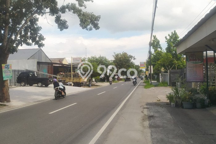 Dijual Tanah di Sewon Bantul Luas 3400m2 SHM Dijual Tanah di Sewon Bantul Luas 3400m2 SHM