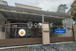 Rumah sewa siap huni 4 KT di Kota Wisata, Jakarta Timur Rumah sewa siap huni 4 KT di Kota Wisata, Jakarta Timur