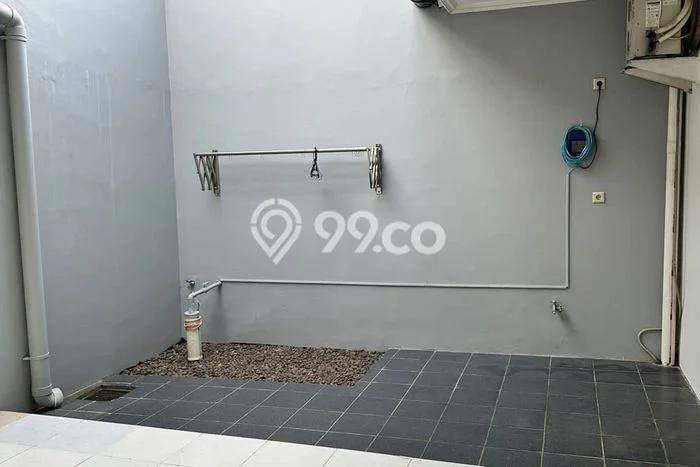 Disewakan! Rumah 2 Kamar Tidur &
2 Kamar Mandi di Kota Wisata, Jakarta Timur Disewakan! Rumah 2 Kamar Tidur &
2 Kamar Mandi di Kota Wisata, Jakarta Timur