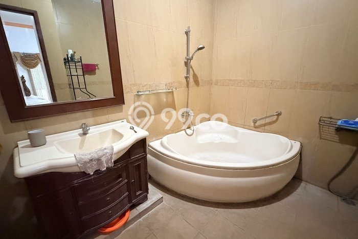 Rumah Murah LT 180m2 di Citra Grand Lingkungan Asri Rumah Murah LT 180m2 di Citra Grand Lingkungan Asri