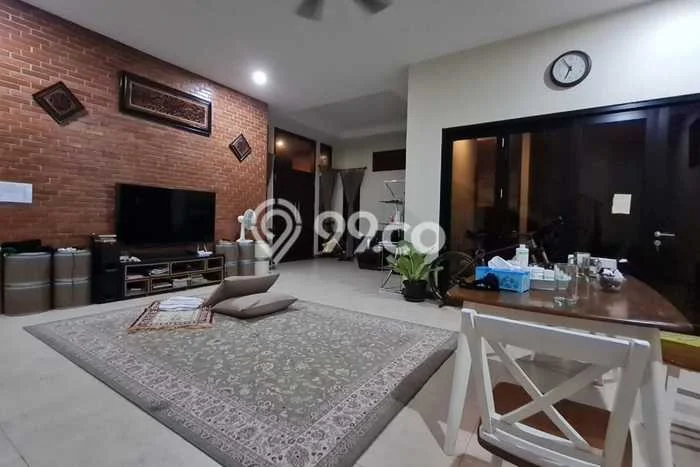 Jual Rumah Luas Elegan Dengan View Eksklusif di Grand Wisata, Bekasi Jual Rumah Luas Elegan Dengan View Eksklusif di Grand Wisata, Bekasi