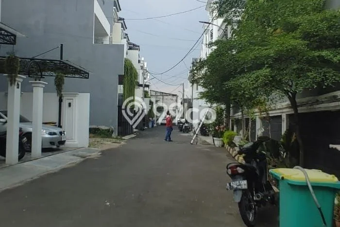 Dijual Rumah 4 Kamar Lokasi Strategis Nyaman dan Strategis di Pasar Minggu Dijual Rumah 4 Kamar Lokasi Strategis Nyaman dan Strategis di Pasar Minggu
