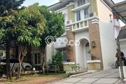 Jual Rumah Luas Megah Dengan View Eksklusif di Grand Wisata, Bekasi Jual Rumah Luas Megah Dengan View Eksklusif di Grand Wisata, Bekasi