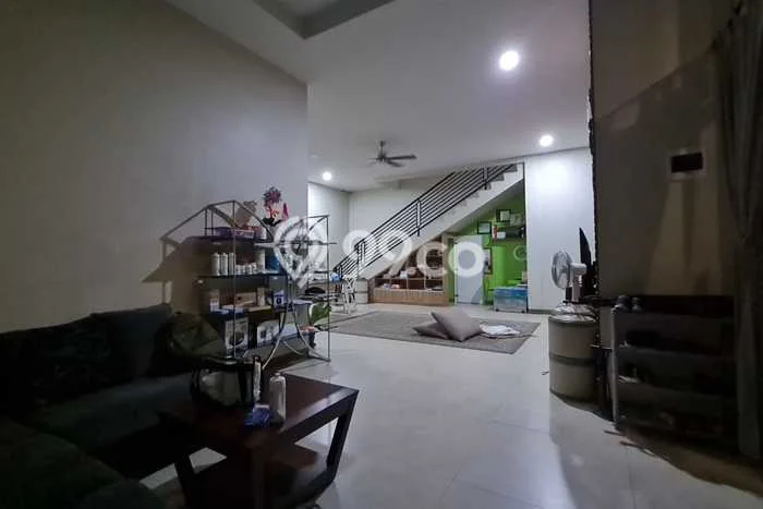 Jual Rumah Luas Elegan Dengan View Eksklusif di Grand Wisata, Bekasi Jual Rumah Luas Elegan Dengan View Eksklusif di Grand Wisata, Bekasi