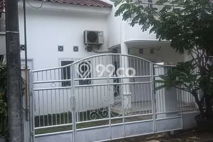 Rumah Strategis Modern Lb 190m2 di Beji, Depok Rumah Strategis Modern Lb 190m2 di Beji, Depok