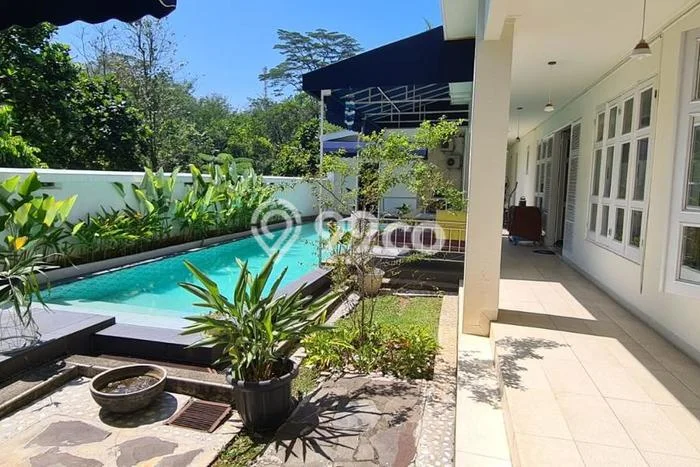 For Sale! Luxury House LT 465m2 Desain Elegan di Sentul City For Sale! Luxury House LT 465m2 Desain Elegan di Sentul City