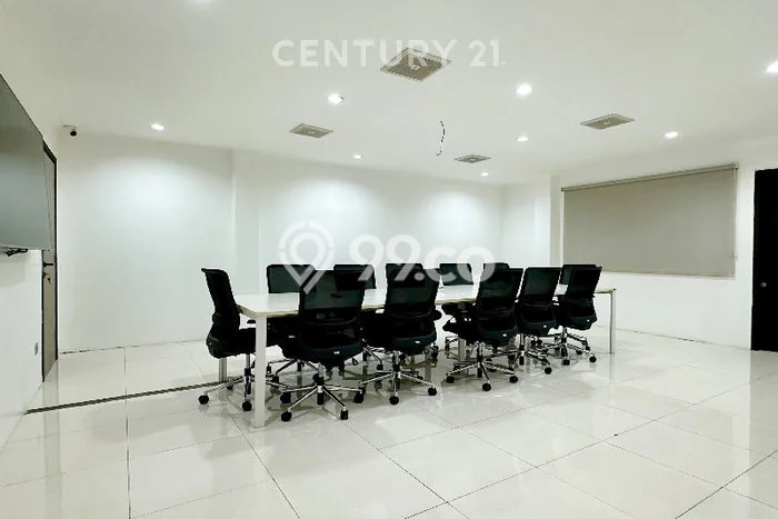 Disewakan Rumah Strategis di Pakubuwono LT 500m2 / LB 382m2 Siap Huni Disewakan Rumah Strategis di Pakubuwono LT 500m2 / LB 382m2 Siap Huni