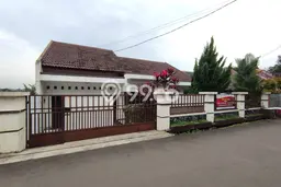 Jual Rumah Strategis Bagus Punya 3 KT di Pamulang Tangerang Selatan SHM Jual Rumah Strategis Bagus Punya 3 KT di Pamulang Tangerang Selatan SHM