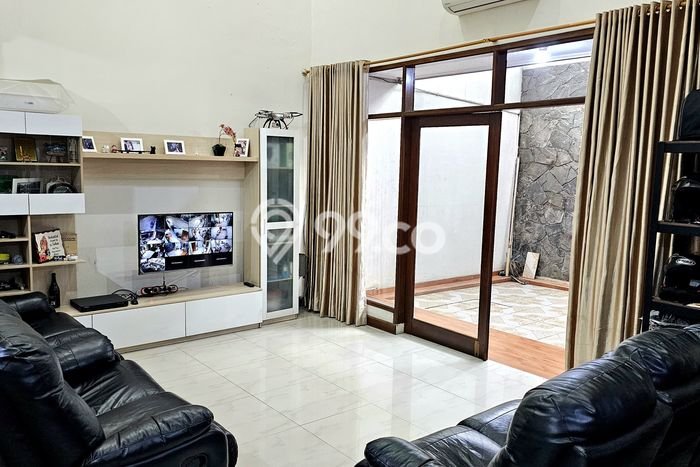 Rumah Modern 4 KT di Taman Holis Indah Bandung Rumah Modern 4 KT di Taman Holis Indah Bandung