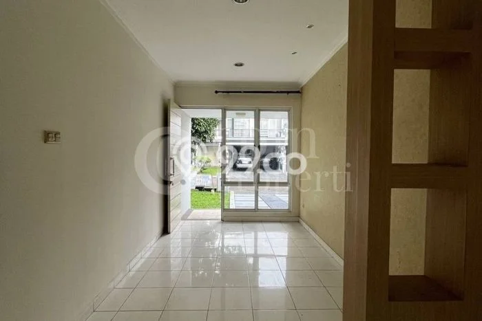For Sale! Premium House LT 200m2 Desain Elegan di Kota Wisata For Sale! Premium House LT 200m2 Desain Elegan di Kota Wisata