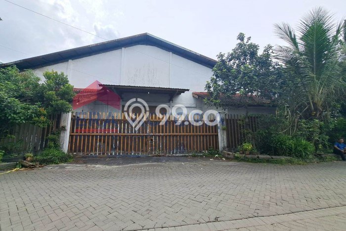 SEWA TERBAIK! Gudang di Blimbing, Luas 845m2m², Area Berkembang, Ready Pakai SEWA TERBAIK! Gudang di Blimbing, Luas 845m2m², Area Berkembang, Ready Pakai