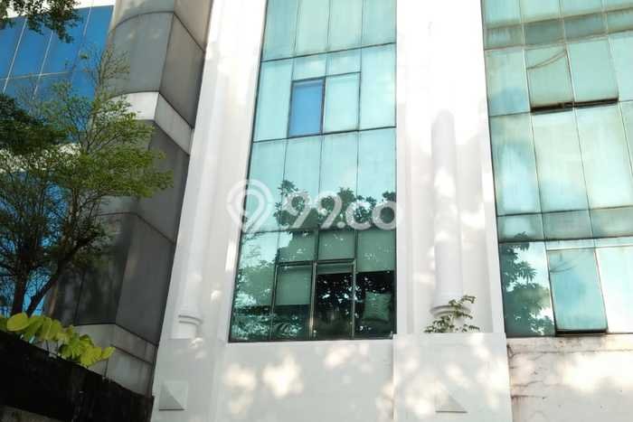 Ruko Dijual di Prime Area Jakarta Selatan Luas 240m2 Ruko Dijual di Prime Area Jakarta Selatan Luas 240m2