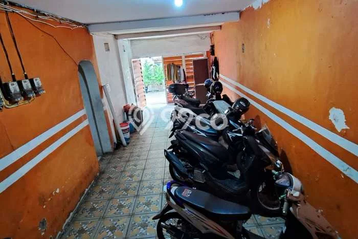 Rumah Luas Asri 10 KT Siap Huni di Ragunan Jakarta Selatan Rumah Luas Asri 10 KT Siap Huni di Ragunan Jakarta Selatan