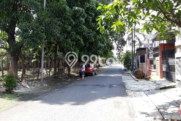 Tanah Dijual Lokasi Strategis di Jakarta Timur dengan Luas 1498m2 Tanah Dijual Lokasi Strategis di Jakarta Timur dengan Luas 1498m2