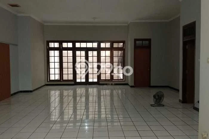 LOKASI TERBAIK! Rumah di Cinere, 3 KM, Area Premium, Luas 300m² Bangunan 250m² LOKASI TERBAIK! Rumah di Cinere, 3 KM, Area Premium, Luas 300m² Bangunan 250m²