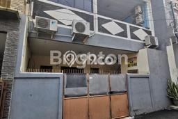 Komersial Dijual di Kebon Jeruk LT 126m2, LB 250m2 untuk Investasi Komersial Dijual di Kebon Jeruk LT 126m2, LB 250m2 untuk Investasi
