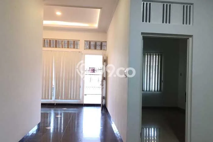 Rumah Disewakan Jakarta Barat LT 144m2 LB 150m2 Area Joglo Rumah Disewakan Jakarta Barat LT 144m2 LB 150m2 Area Joglo