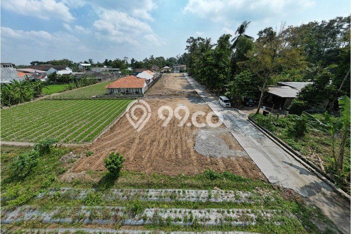 Lahan Kosong Dijual di Sleman dengan Area 200m2 Lahan Kosong Dijual di Sleman dengan Area 200m2