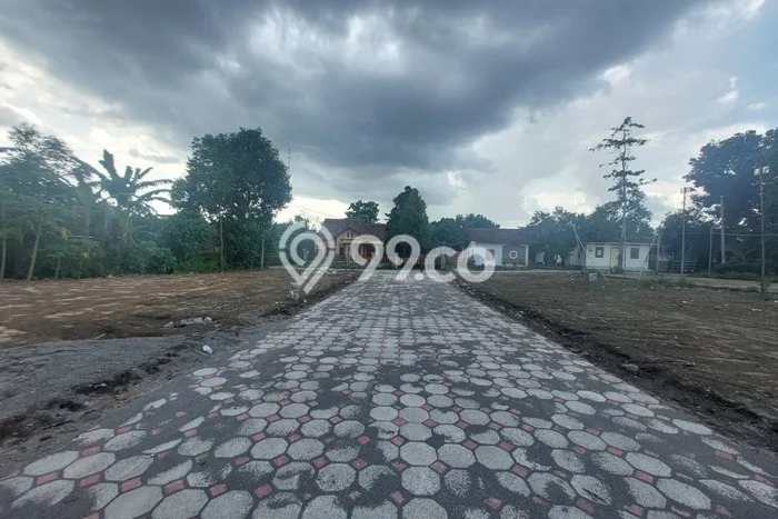 Tanah Lokasi Strategis Kawasan Berbah, Luas 100m², Lingkungan Asri, Akses Berbah, Sleman, Sleman Tanah Lokasi Strategis Kawasan Berbah, Luas 100m², Lingkungan Asri, Akses Berbah, Sleman, Sleman