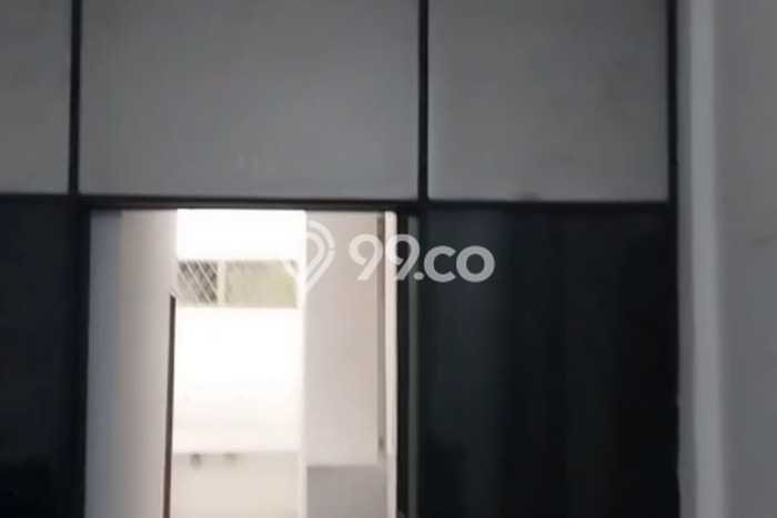 Ruko Dijual di Prime Area Jakarta Barat Luas 214m2 Ruko Dijual di Prime Area Jakarta Barat Luas 214m2