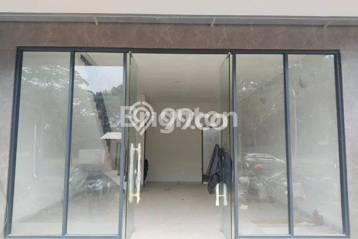 LOKASI PREMIUM! Ruko Kawasan Niaga di Cibubur, Luas 171m², Siap Operasional LOKASI PREMIUM! Ruko Kawasan Niaga di Cibubur, Luas 171m², Siap Operasional