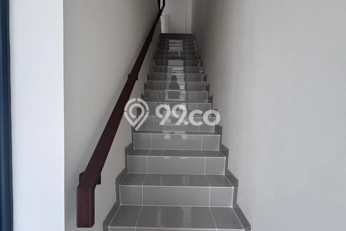Disewakan Ruko di Kawasan Ramai Gading Serpong Luas 100m2 Disewakan Ruko di Kawasan Ramai Gading Serpong Luas 100m2